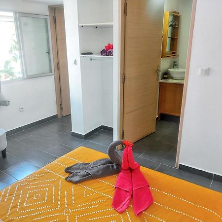 Maison d'Une Chambre: Poolside Retreat with Garden and Wi-Fi Ravine des Cabris Exterior photo