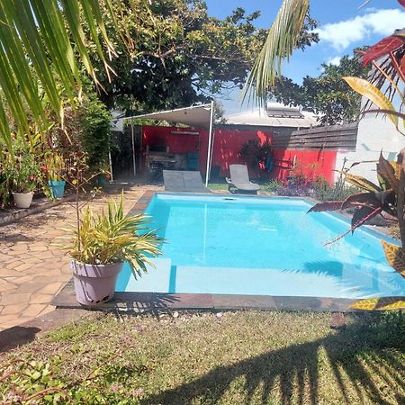 Maison d'Une Chambre: Poolside Retreat with Garden and Wi-Fi Ravine des Cabris Exterior photo